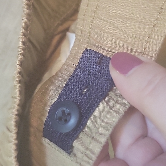 Childrens  place elastic waist cargo shorts 14 - Picture 4 of 5